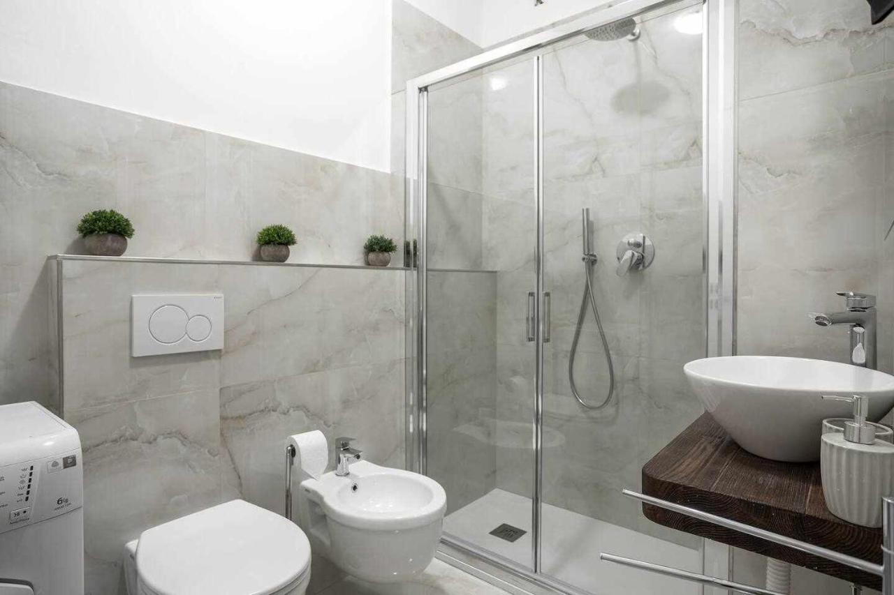Milano City Apartments - Duomo Brera - Elegant Suite In Design District 외부 사진