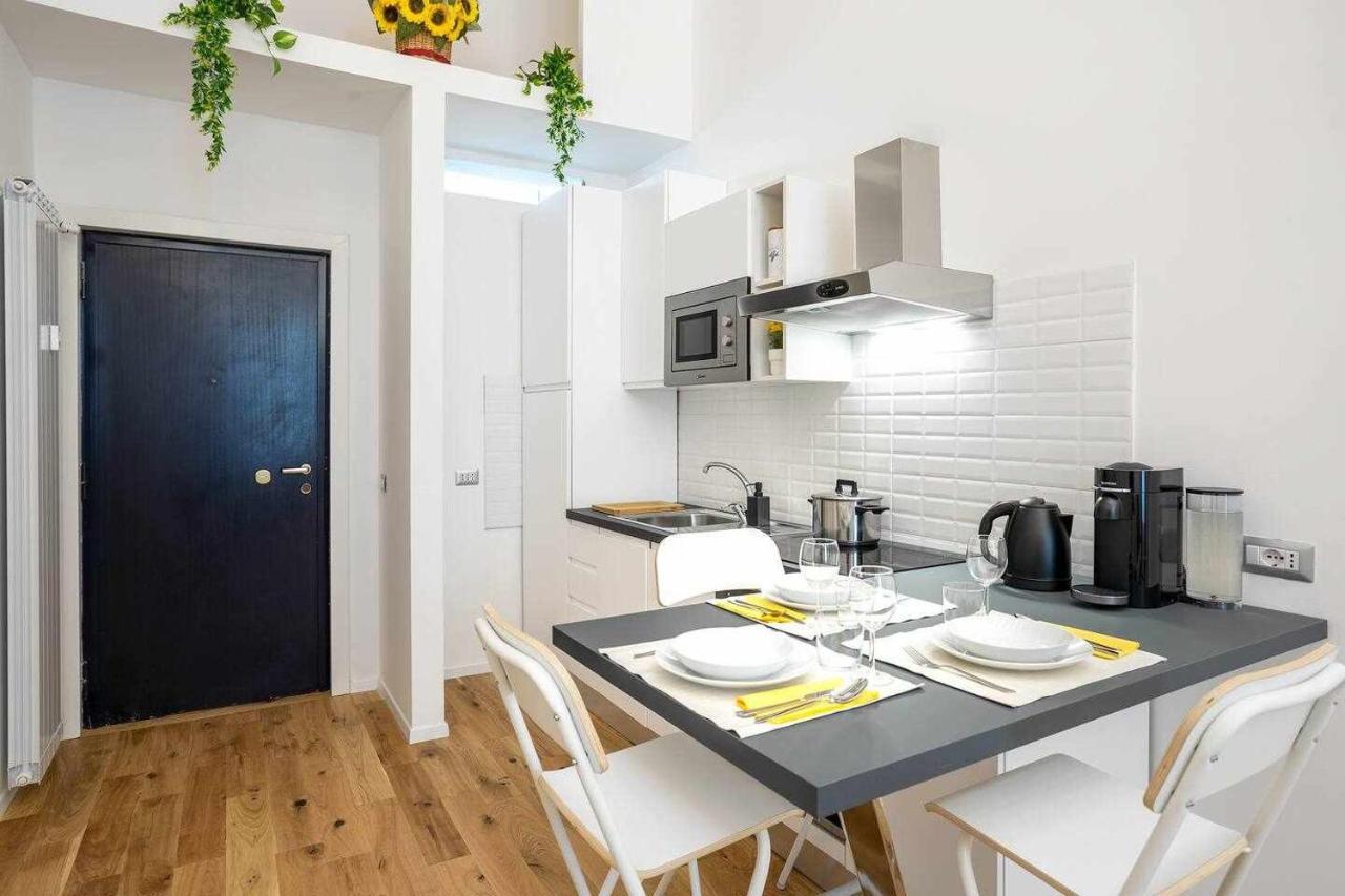 Milano City Apartments - Duomo Brera - Elegant Suite In Design District 외부 사진